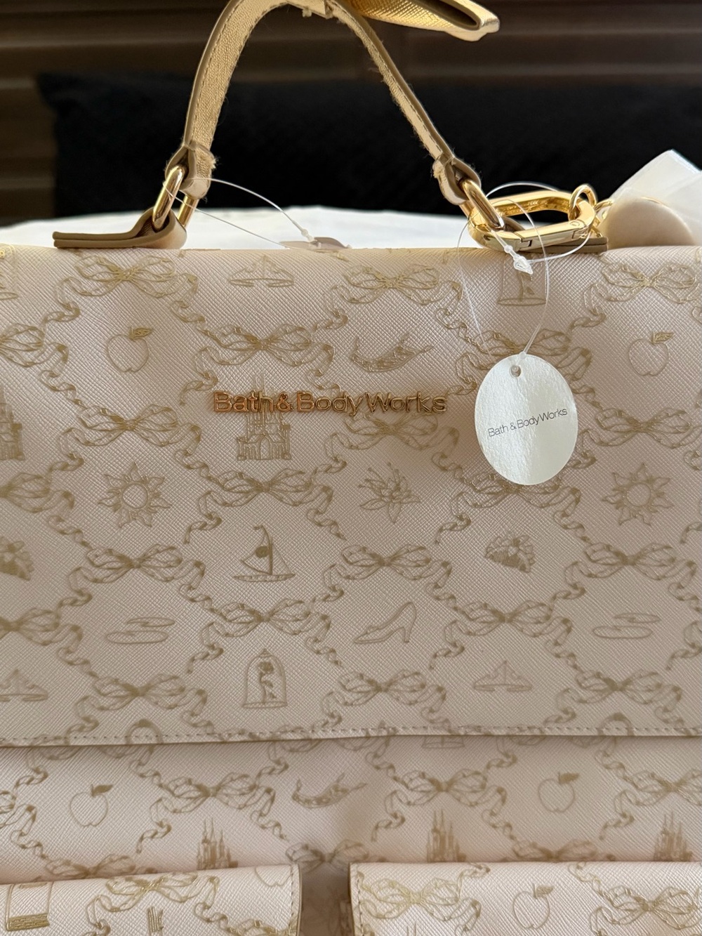 Bath & Body Works Disney Princess 3 Charms Gold Bow Backpack NWT - Picture 2 of 9